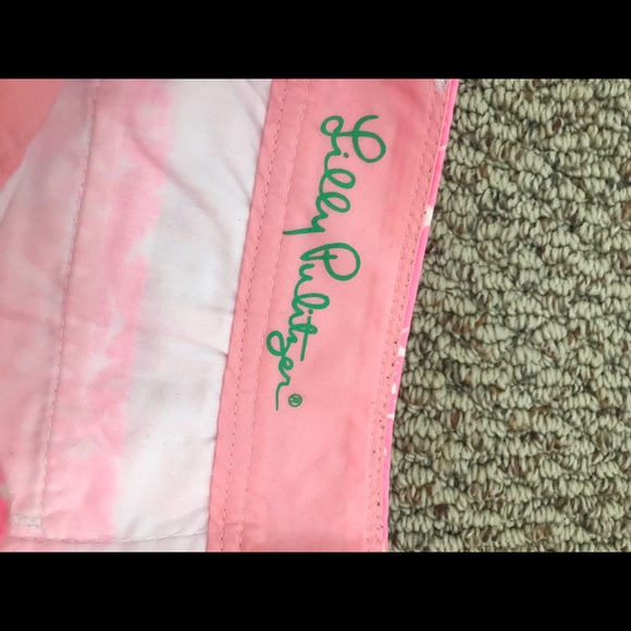 Lilly Pulitzer hot pink shorts - Picture 3 of 4